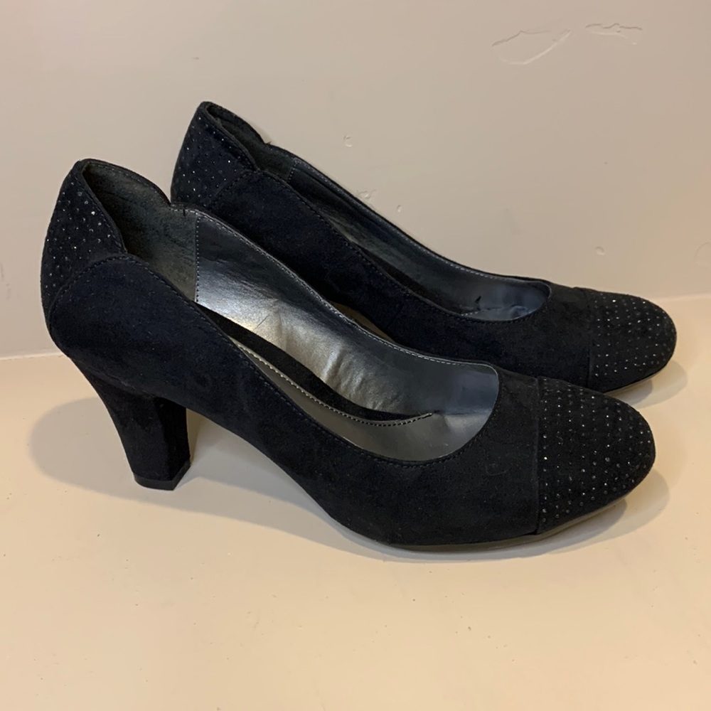 EUC - Solesenseability Dress Heels with Beading on Toes & Back